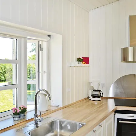 Vakantiehuis Lovely In With Kitchen *